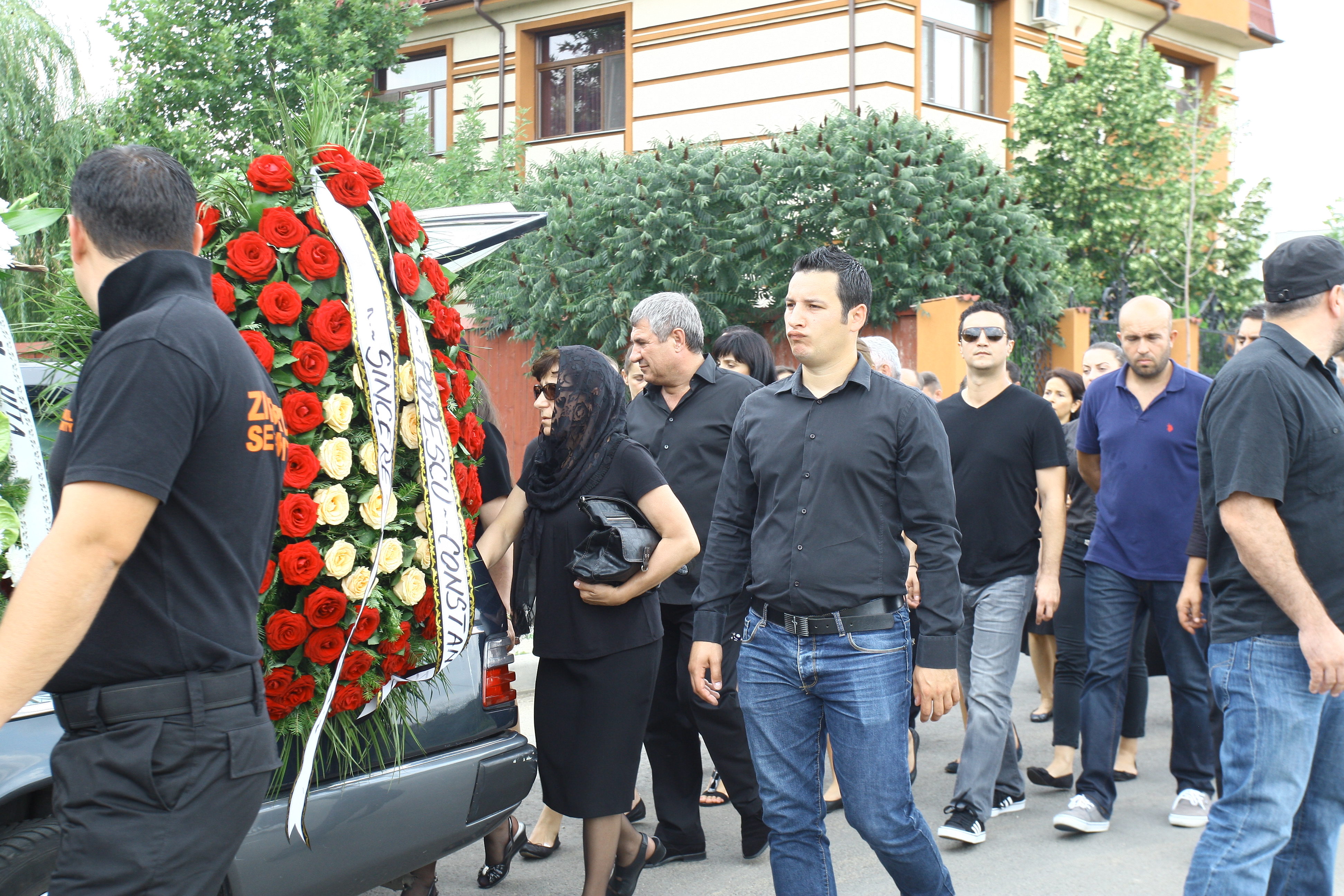 Lucian Becali s-a consolat de unul singur