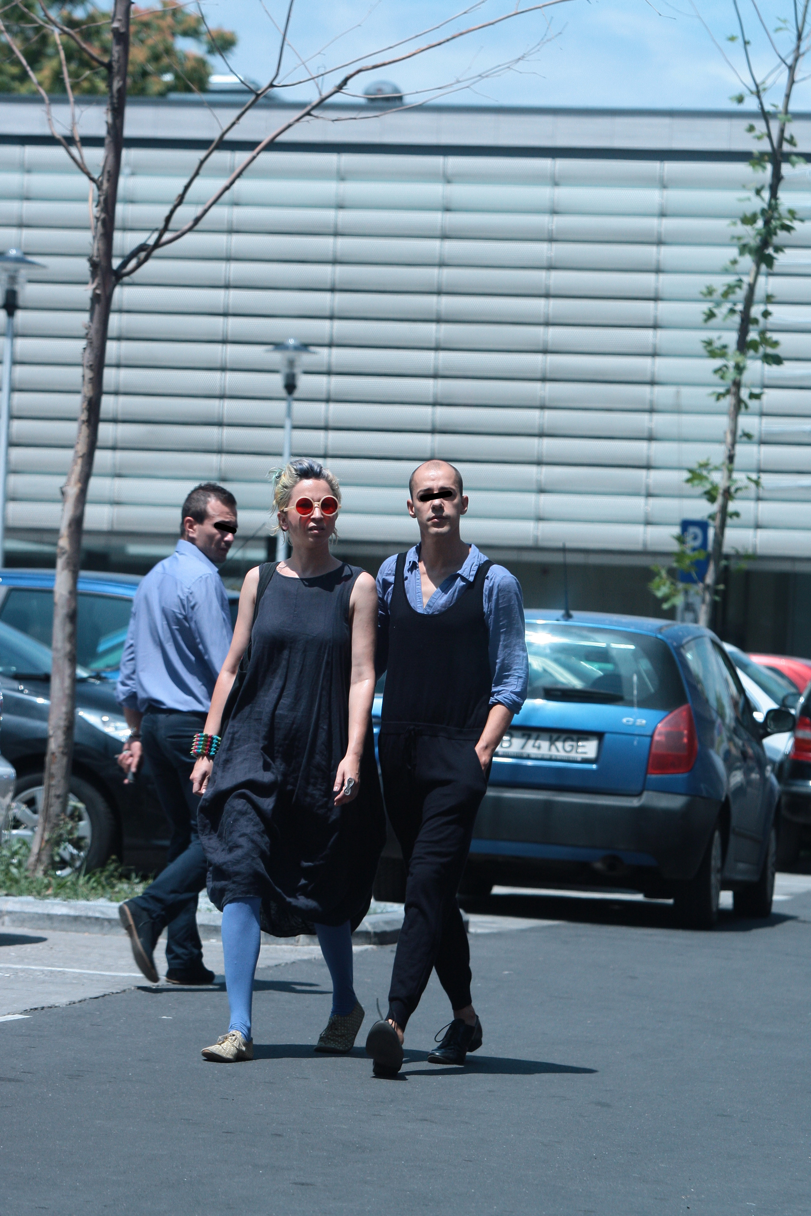 Cei doi formeaza un cuplu care atrage atentia oricui trece pe langa ei