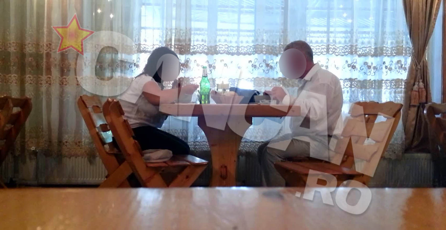 Cu atatea emotii, cei doi n-au avut chef sa manance. asa ca decid sa o fata la un han pe marginea autostrazii. Isi comanda cate o ciorba si cate un bulz. Iar fiica isi mai stinge din emotii cu o bere