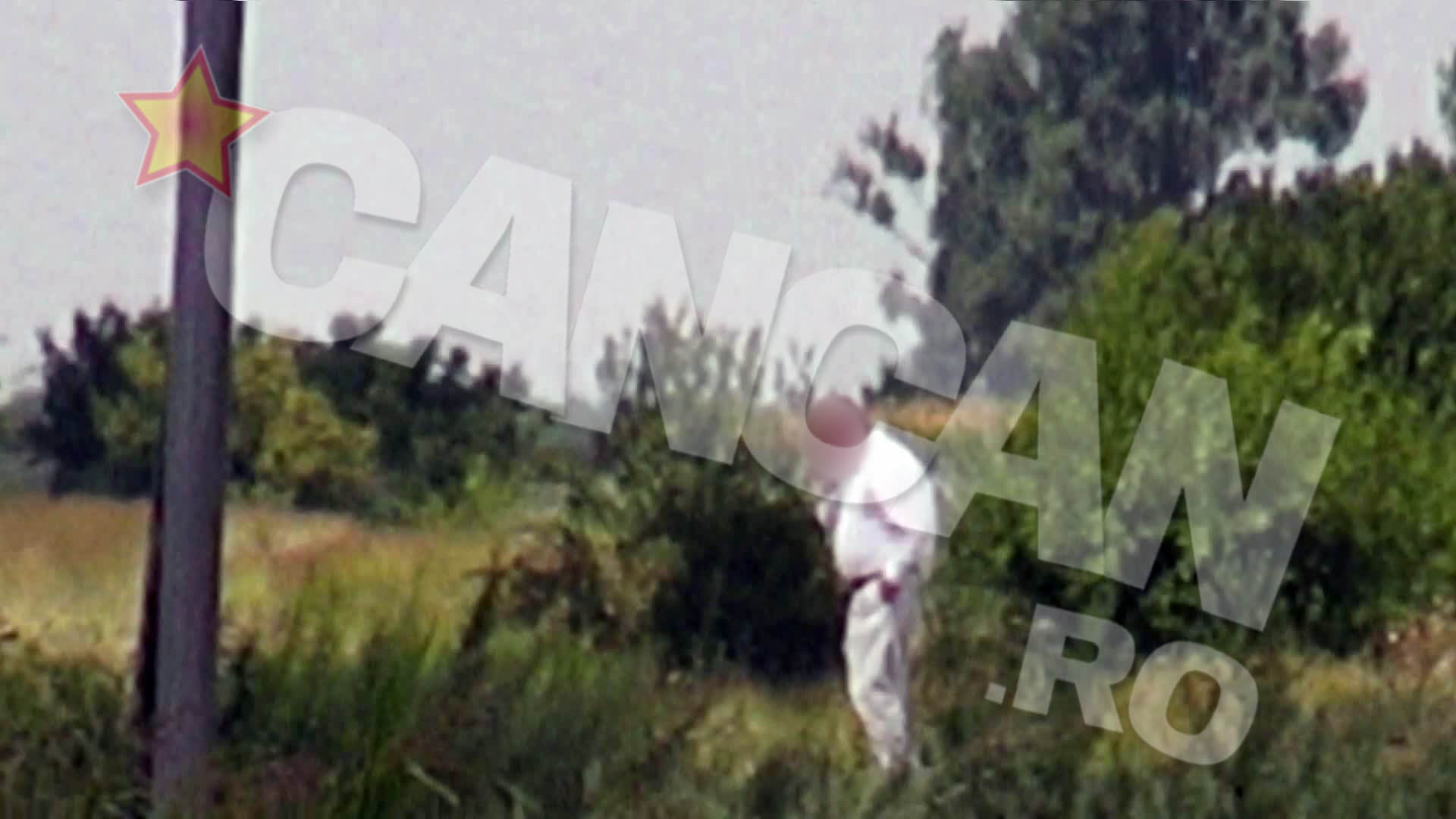 E clar, emotiile sunt mari. Chiar inainte de casa, milionarul face un alt popas. Se plimba pe camp sa-si aseze gandurile si mai fumeaza o tigara