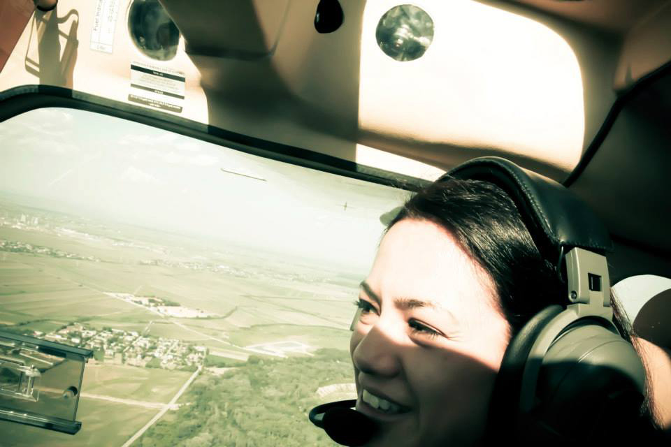 Sanei ii plac senzatiile tari: s-a inscris chiar si la un curs de pilotaj