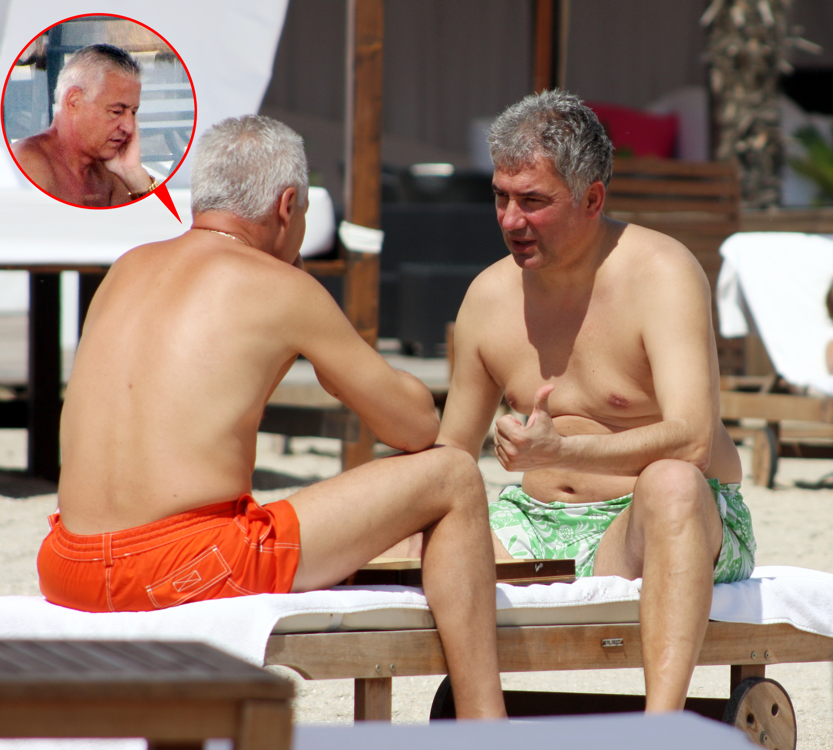 In 2009, Bebe Ionescu si Videanu se relaxau pe plaja de la Rex tot in fata unei cutii cu table