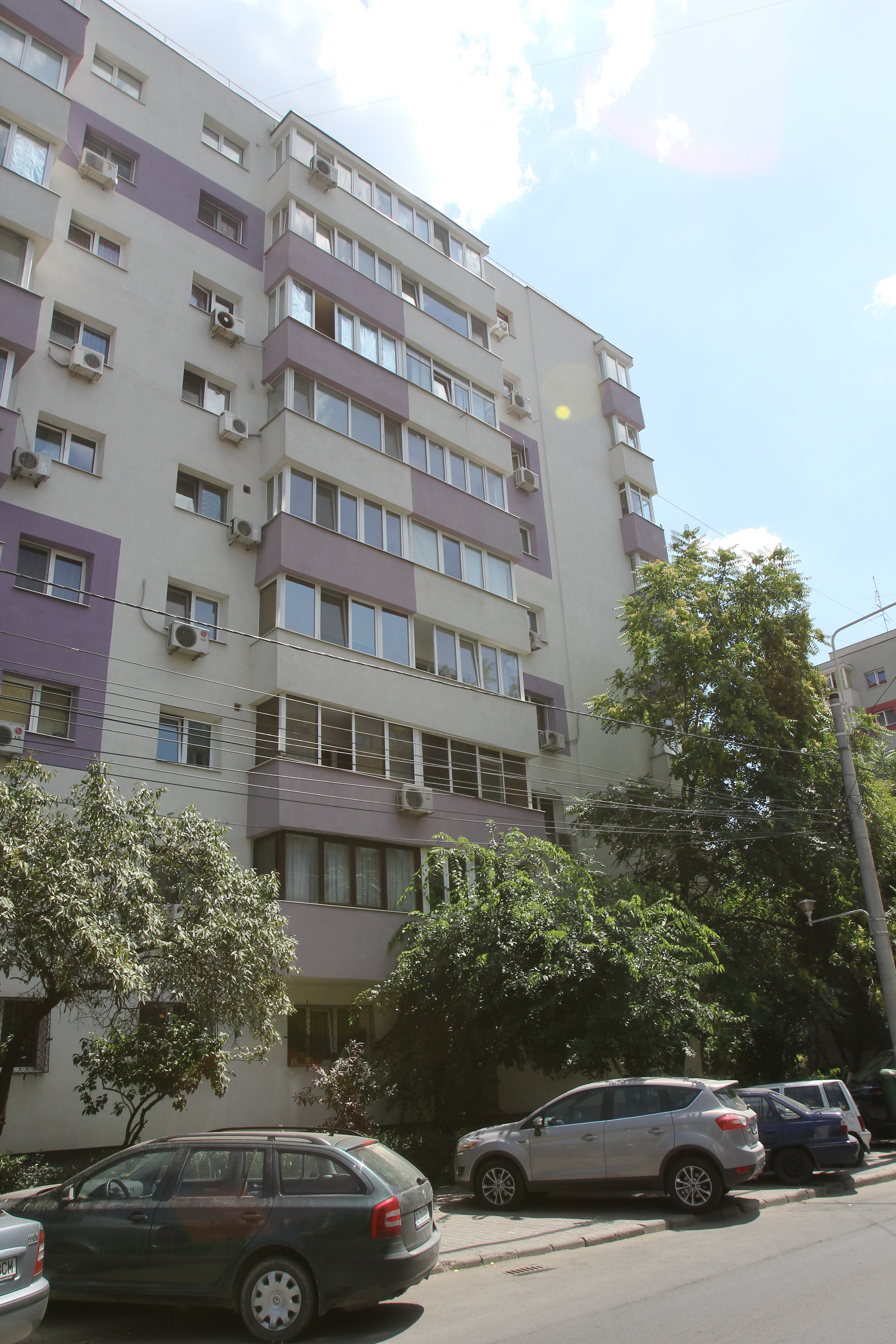 Acesta este blocul in care locuieste prefectul Ilfovului