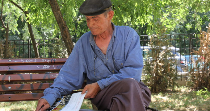 Ion Barladeanu se mandreste cu colajele sale