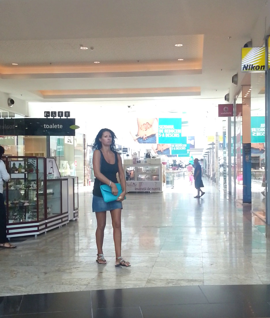 Denise Iacobescu are o silueta de pustoaica la cei 46 de ani ai sai