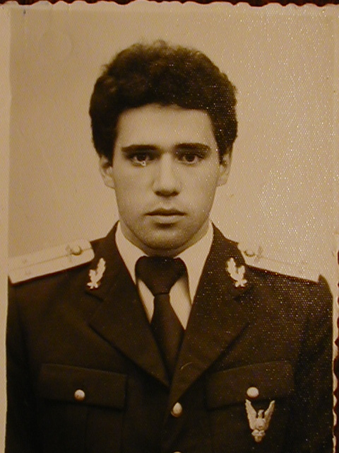 Desi a fost un tanar chipes si curtat, Iovan nu a profitat de asta pentru relatii pasagere