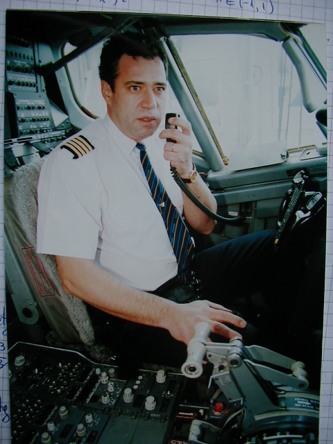 Datorita priceperii sale, el fiind sef de echipaj, toti pasagerii au scapat cu viata