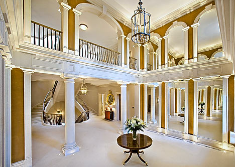 Vila are sapte dormitoare