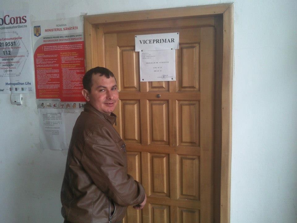 Viceprimarul Catanoiu bate tot ce prinde in comuna Sprancenata!