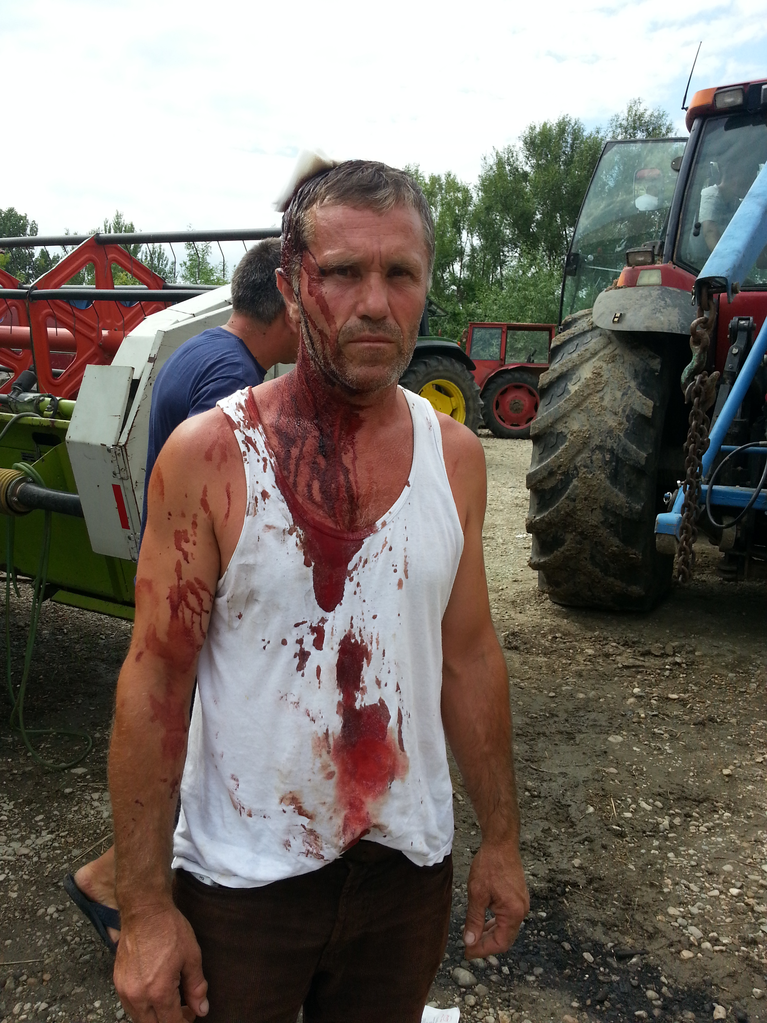 Victima viceprimarului a scapat cu viata dupa ce au intervenit mascatii