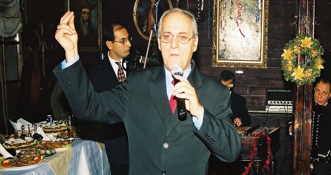 Nelu Ploiesteanu canta de la 18 ani