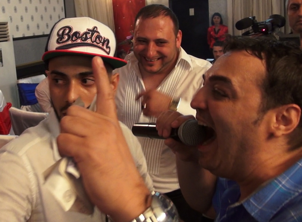 Toata lumea a fost fericita la botez. Mai ales manelistii