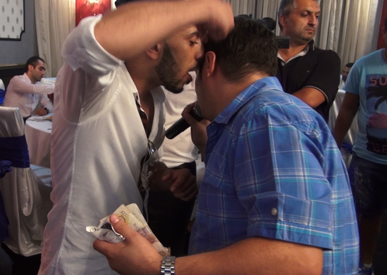 Momentul in care lautarii au regretat ca au doar doua maini