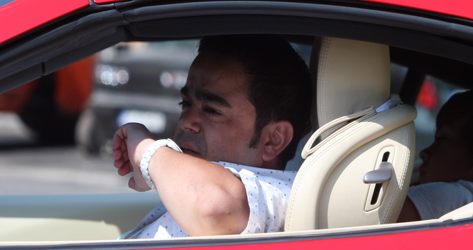 Adi Minune circula in prezent cu masina sotiei sale