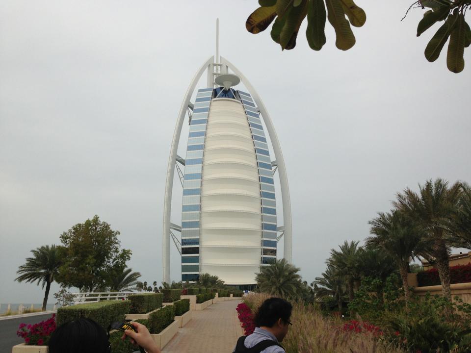 Destinatia preferata a milionarilor: Burj al Arab, hotelul de sapte stele din Dubai