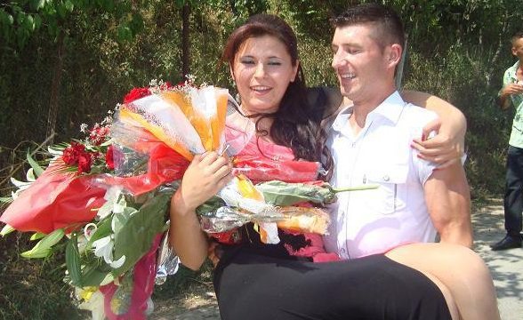 Mama sportivei nu vrea decat sa-si duca fata acasa