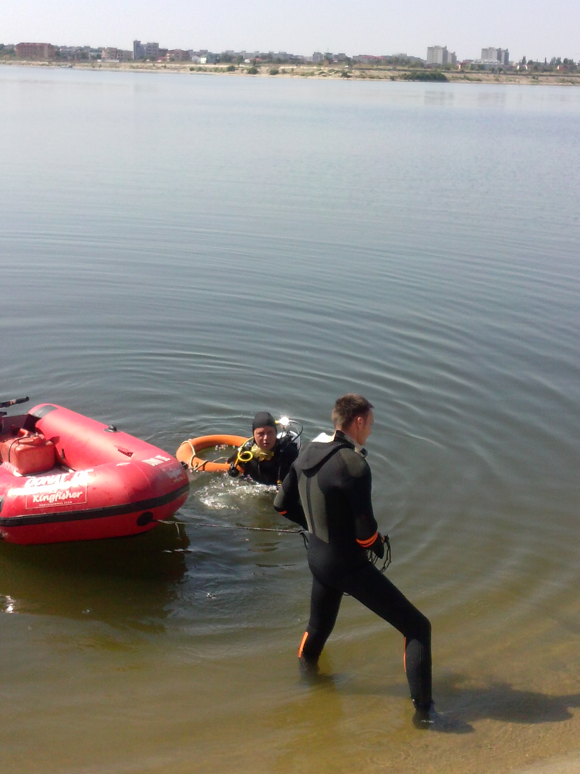 Echipele sunt formate intotdeauna din trei scafandrii