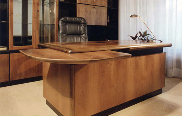 Una din piesele de mobilier de birou realizate de firma la care are datorii omul de afaceri (foto: mcomob.ro)
