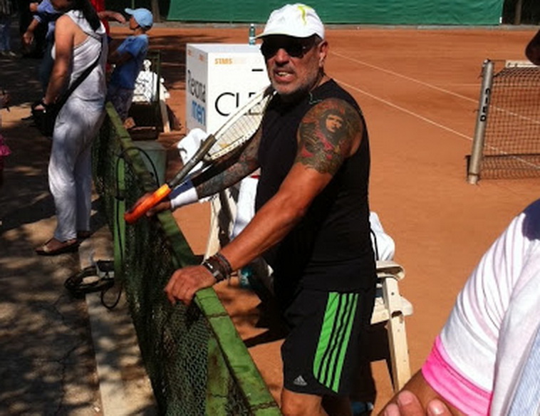 Inainte de '89, Serghei Mizil juca adesea tenis cu odraselele Ceausestilor pe terenurile pe care RA-APPS le scoate azi la vanzare contra sumei de 2.100.000 de euro!