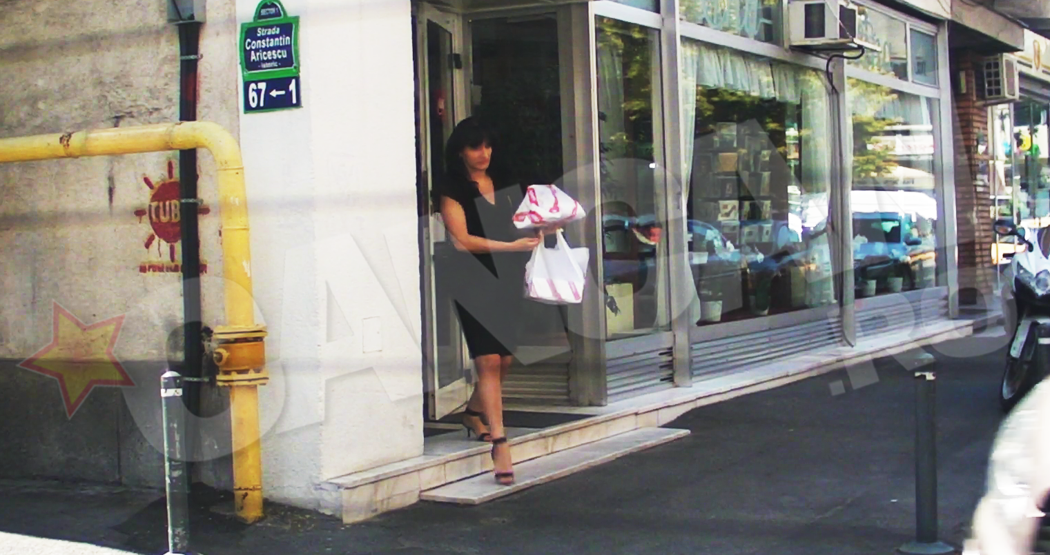 Sotia lui Gigi Becali i-a facut o surpriza fiicei lor, Teodora, cumparandu-i prajituri in ziua in care aceasta a implinit 18 ani