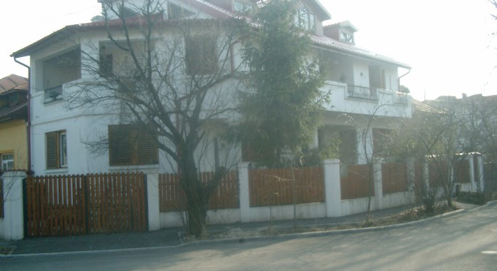 Vila fostului vicepresedinte al Autoritatii de Supraveghere Financiara va fi vanduta la licitatie (foto:executari.com)