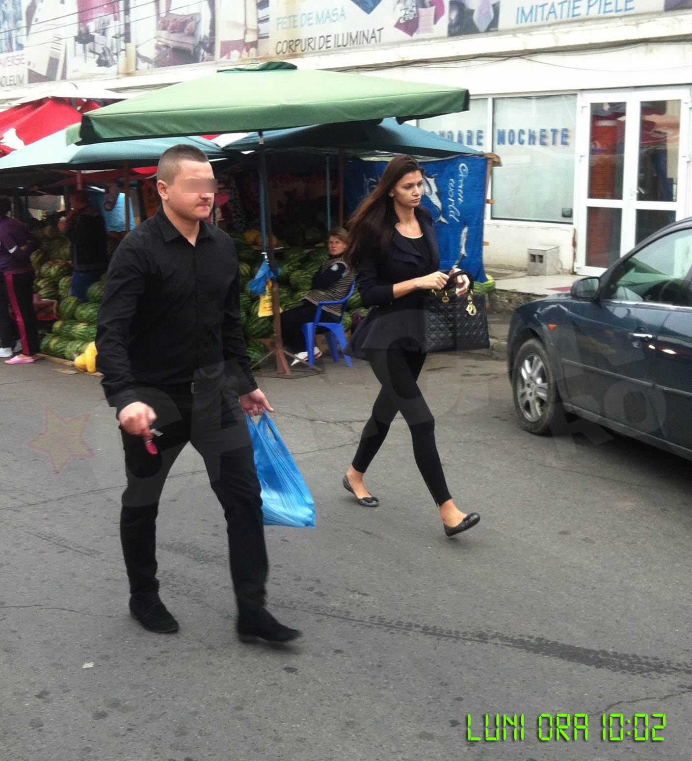 Fiica cea mica a Veronicai Bulai s-a agitat poate cel mai mult cu detaliile ceremoniei, insa tot timpul a fost ajutata si de catre un amic