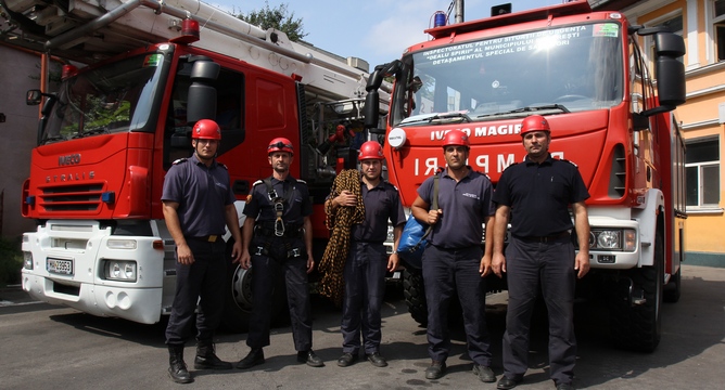 Daniel Gatej, Claudiu Farcas, Cornel Radu, Silviu Raicu si Florinel Irimiu sunt cativa dintre cei 70 de alpinisti ai ISU Bucuresti