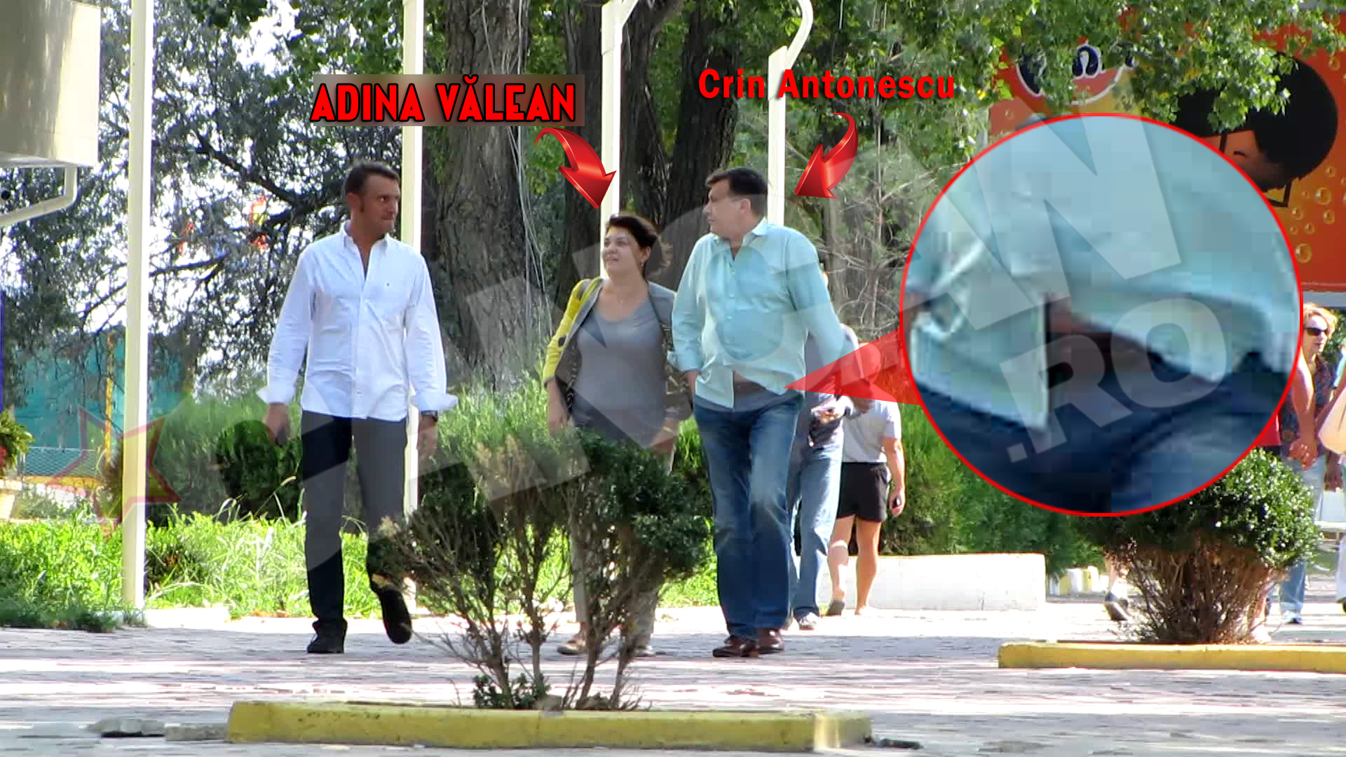 Fara sa vrea, Crin Antonescu le-a aratat buricul turistilor