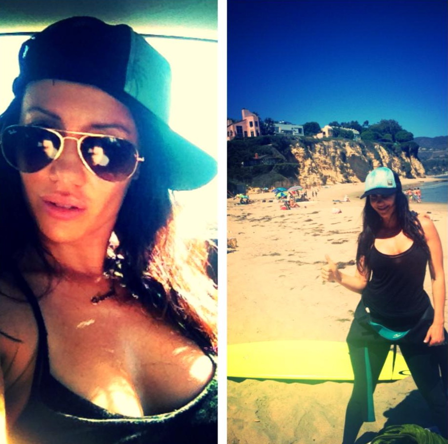 Romanca este pasionata de surfing (foto:facebook)