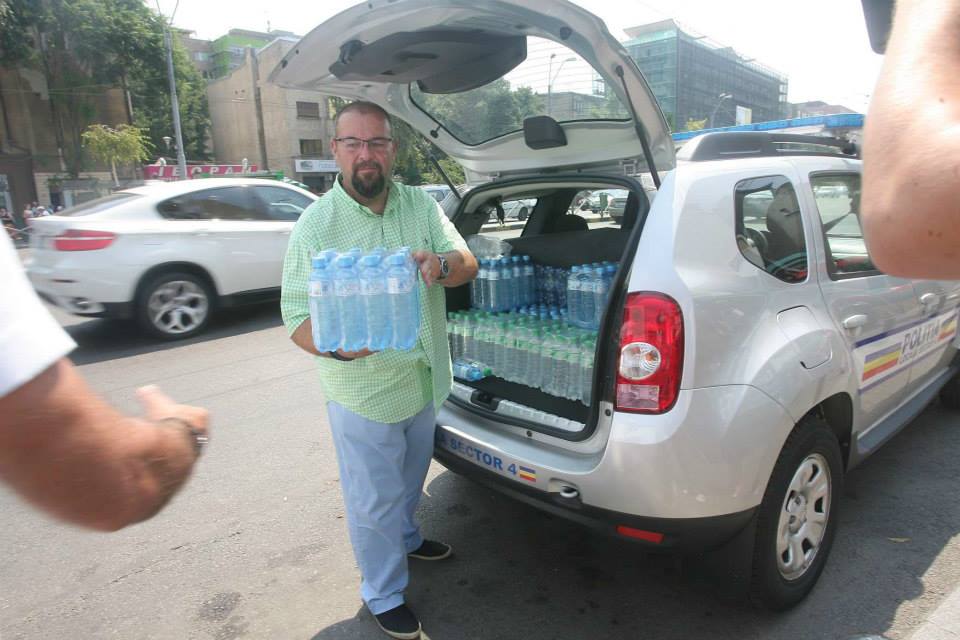 Piedone este mult mai activ de cand a slabit, iar oamenii il felicita pe strada