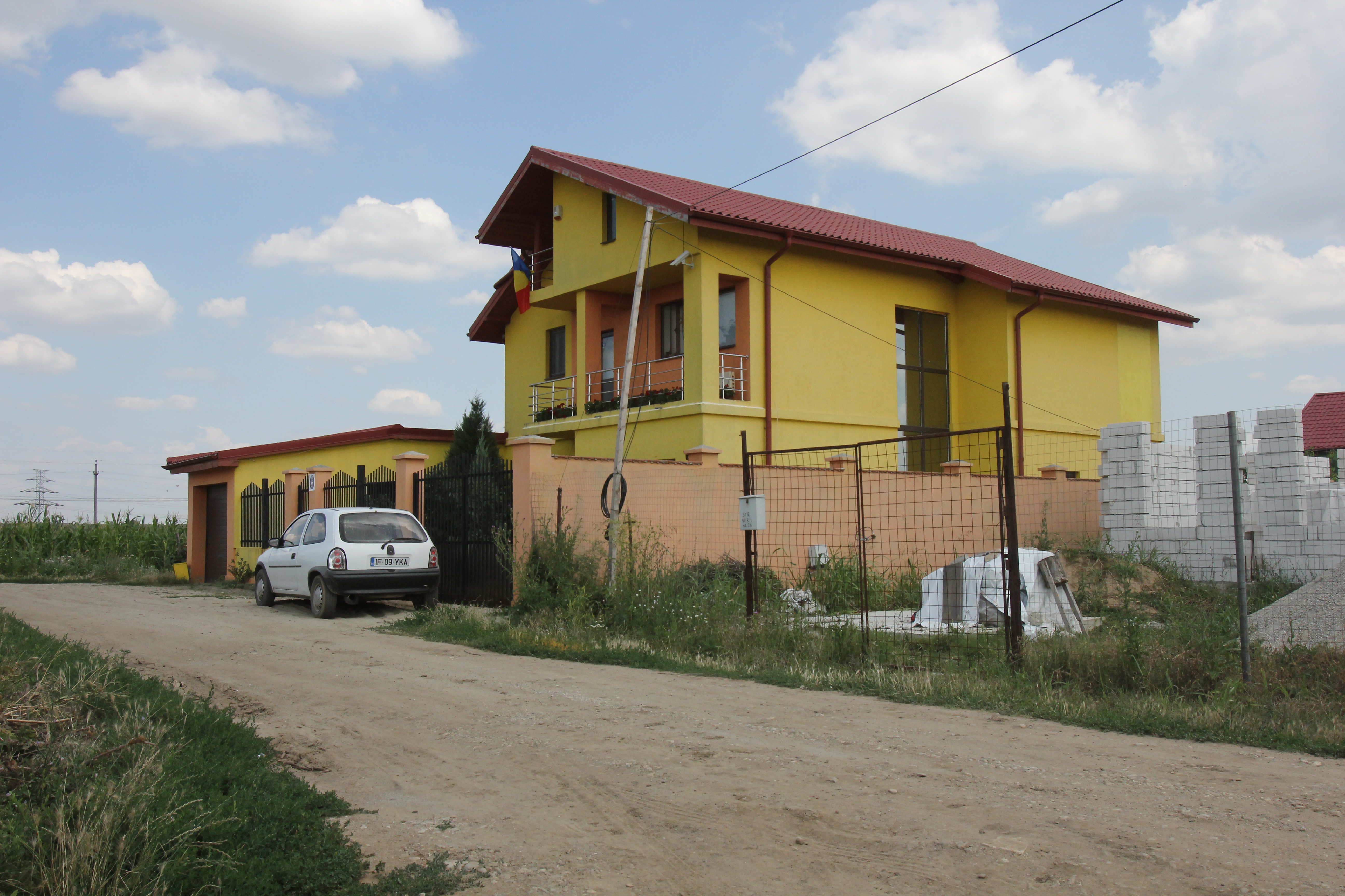 Costica Varzaru si-a construit o vila somptuoasa la marginea Bucurestiului