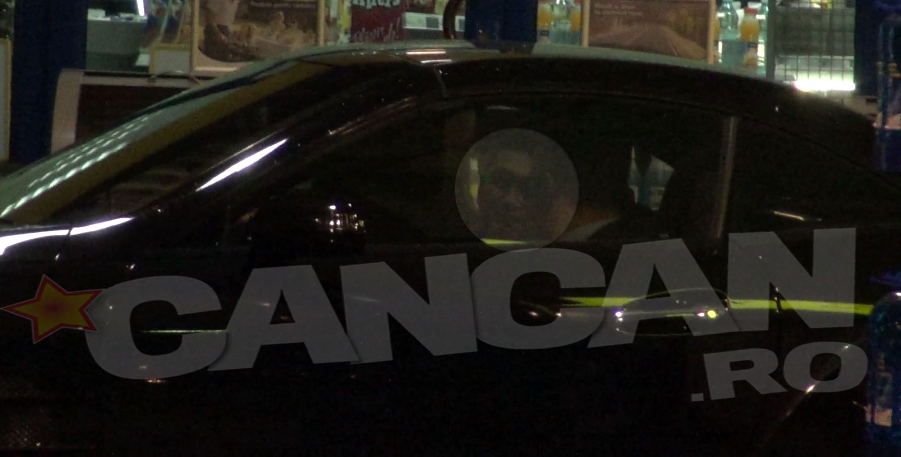 Misu Pricopsitu' si-a tinut blonda in brate si a socializat cu amicul lui