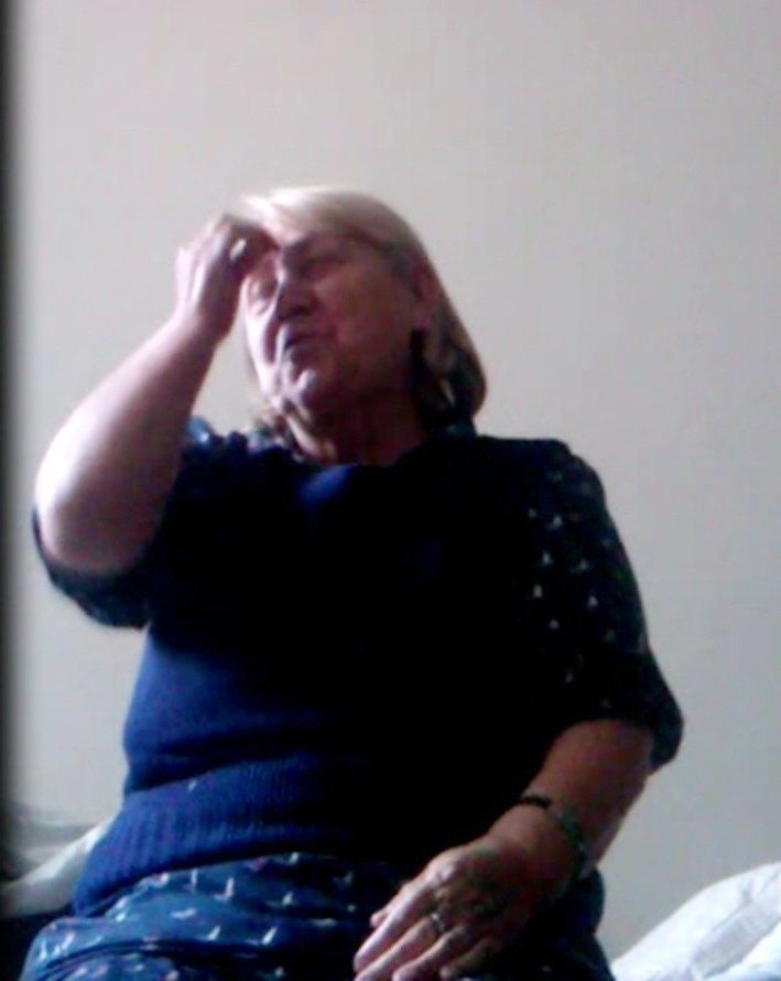 Se inchina cand aude declaratiile unor asa-zisi martori