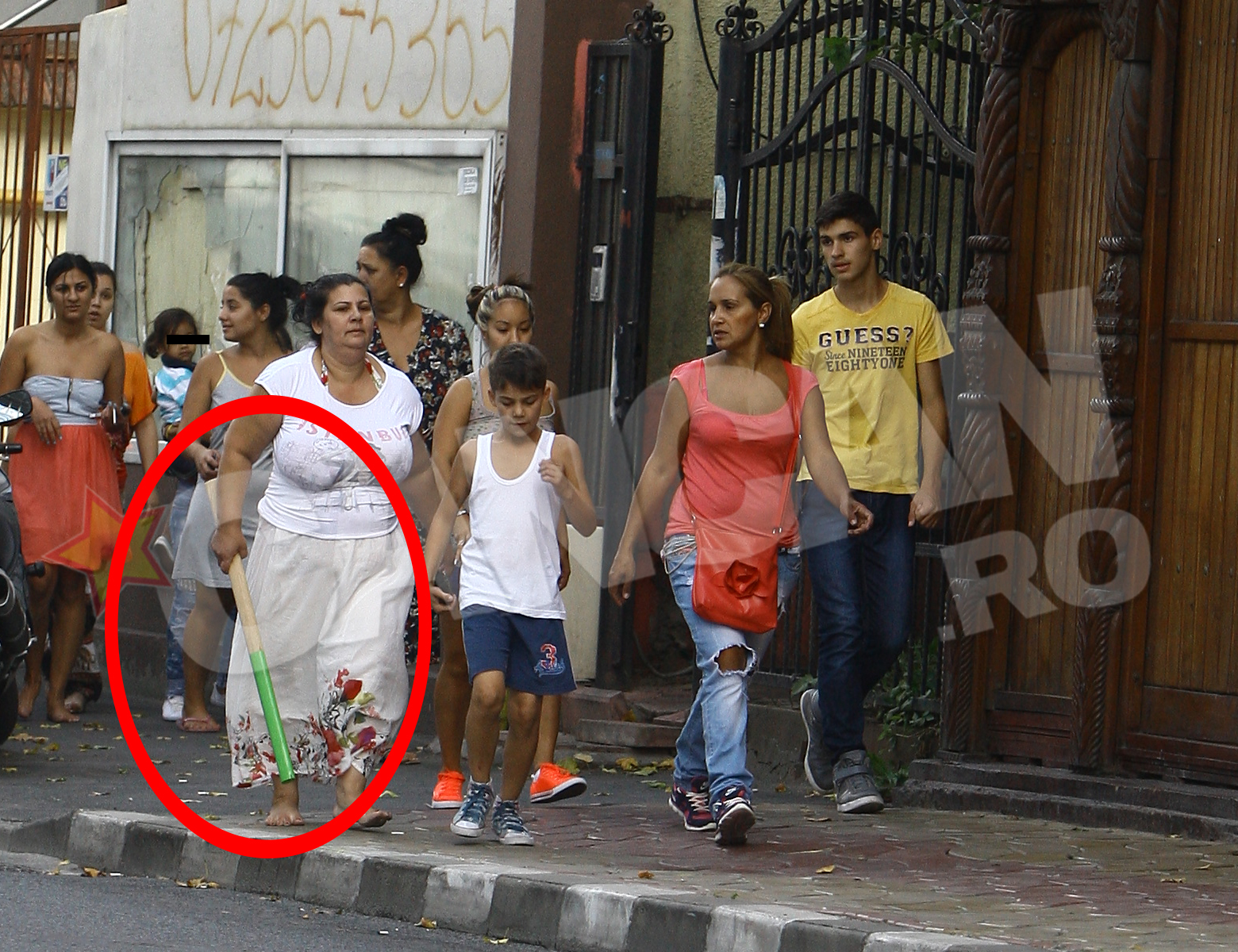 Pe langa cruce, tiganii au folosit in bataie si un par de lemn