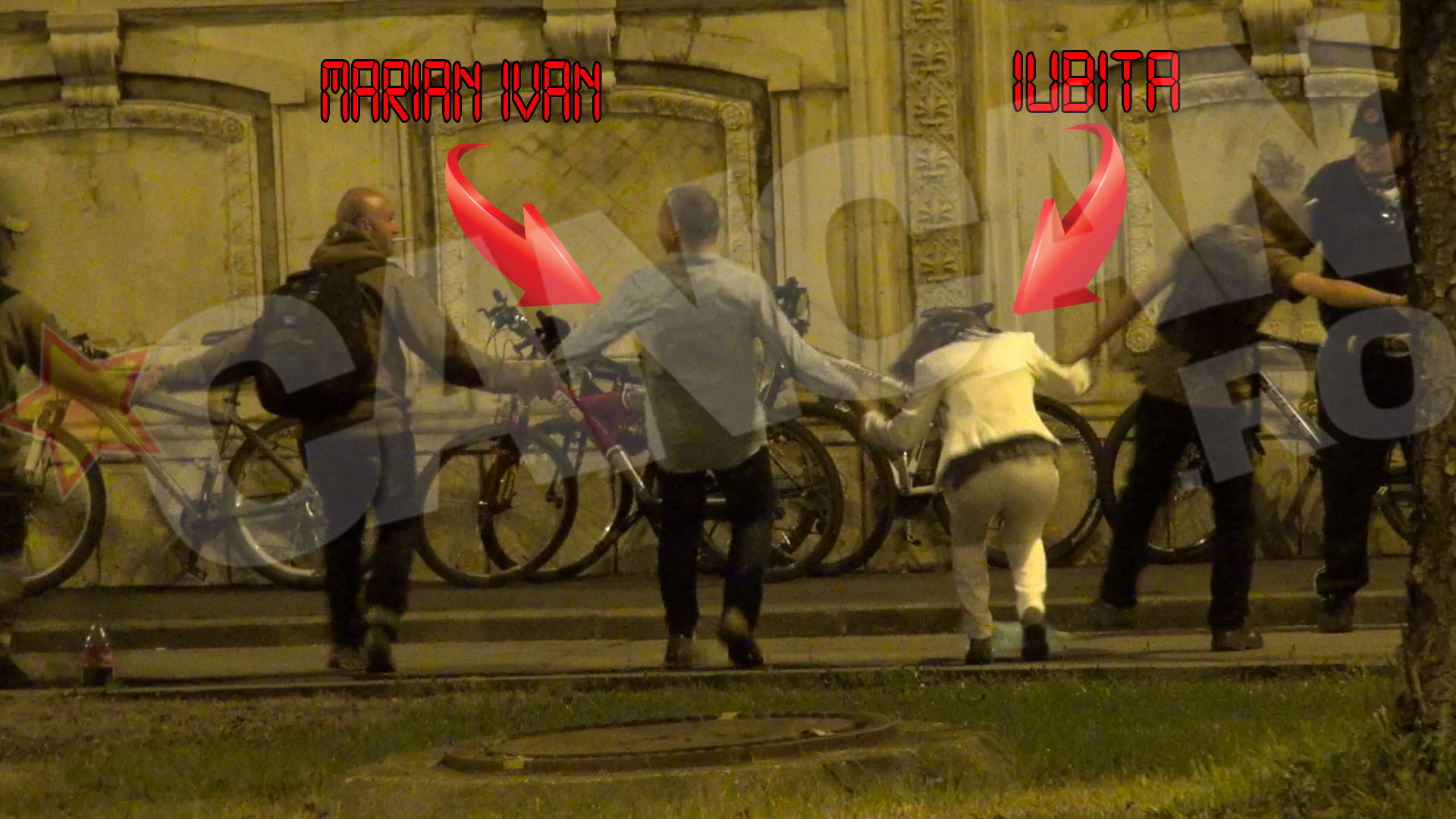 Lasarea intunericului ii prinde tot jucandu-se