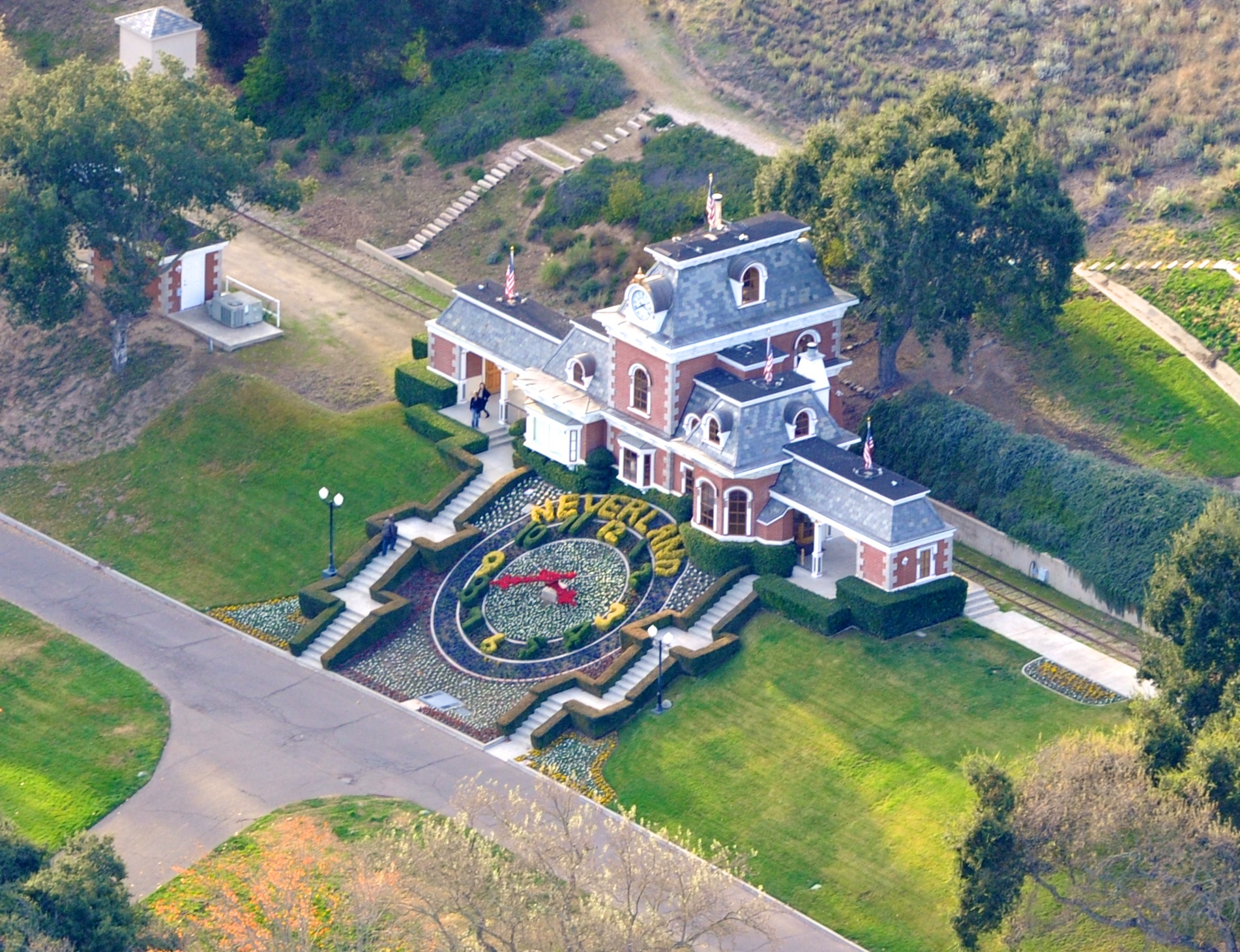 Ady a incercat sa obtina o refinantare pentru ferma din California a lui Michael Jackson