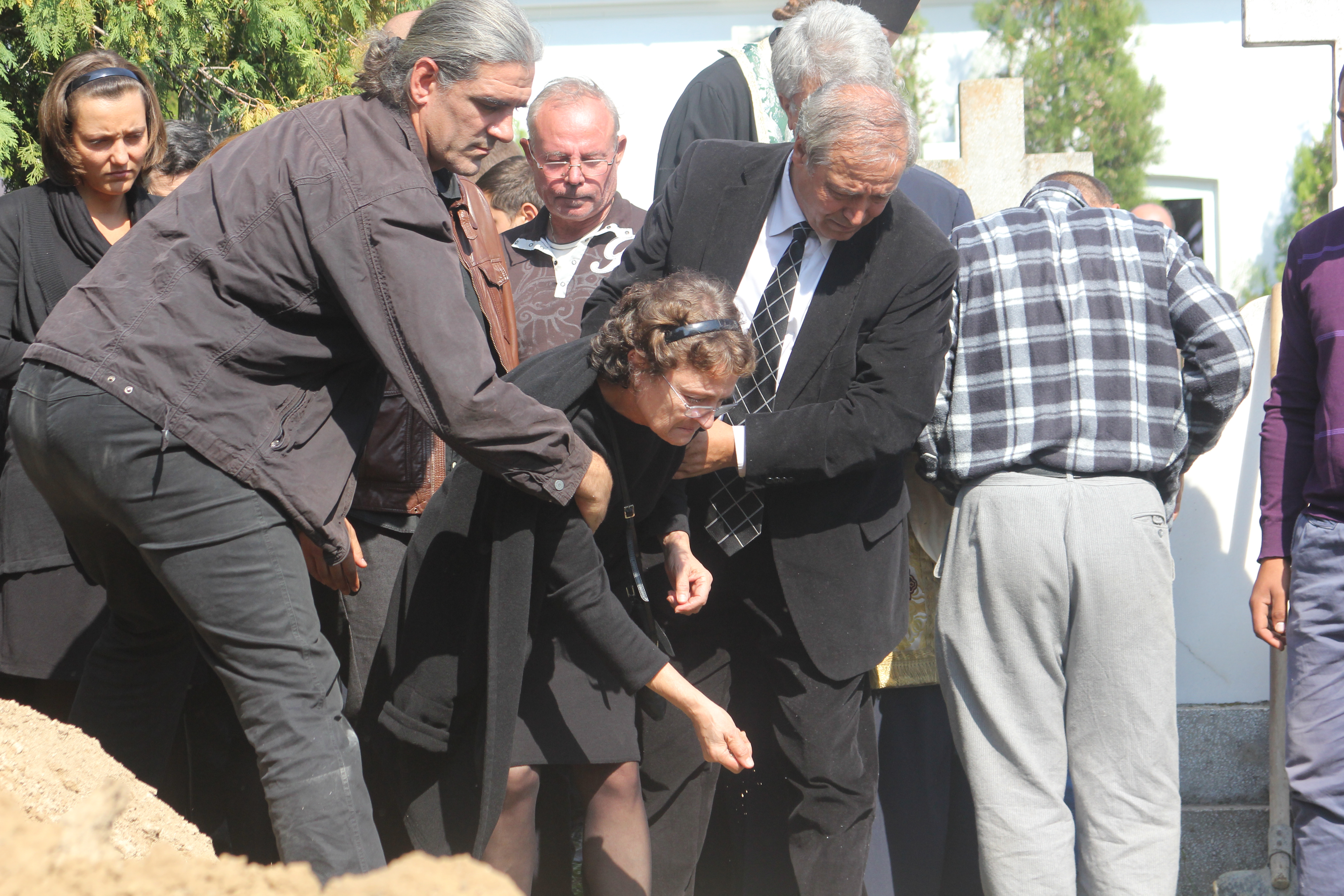 Sotia regizorului si-a luat ramas bun de la acesta