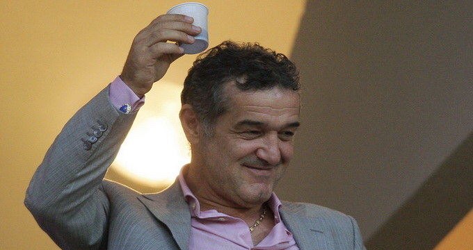 Gigi Becali castiga de cele mai multe ori atunci cand joaca table cu ceilalti detinuti