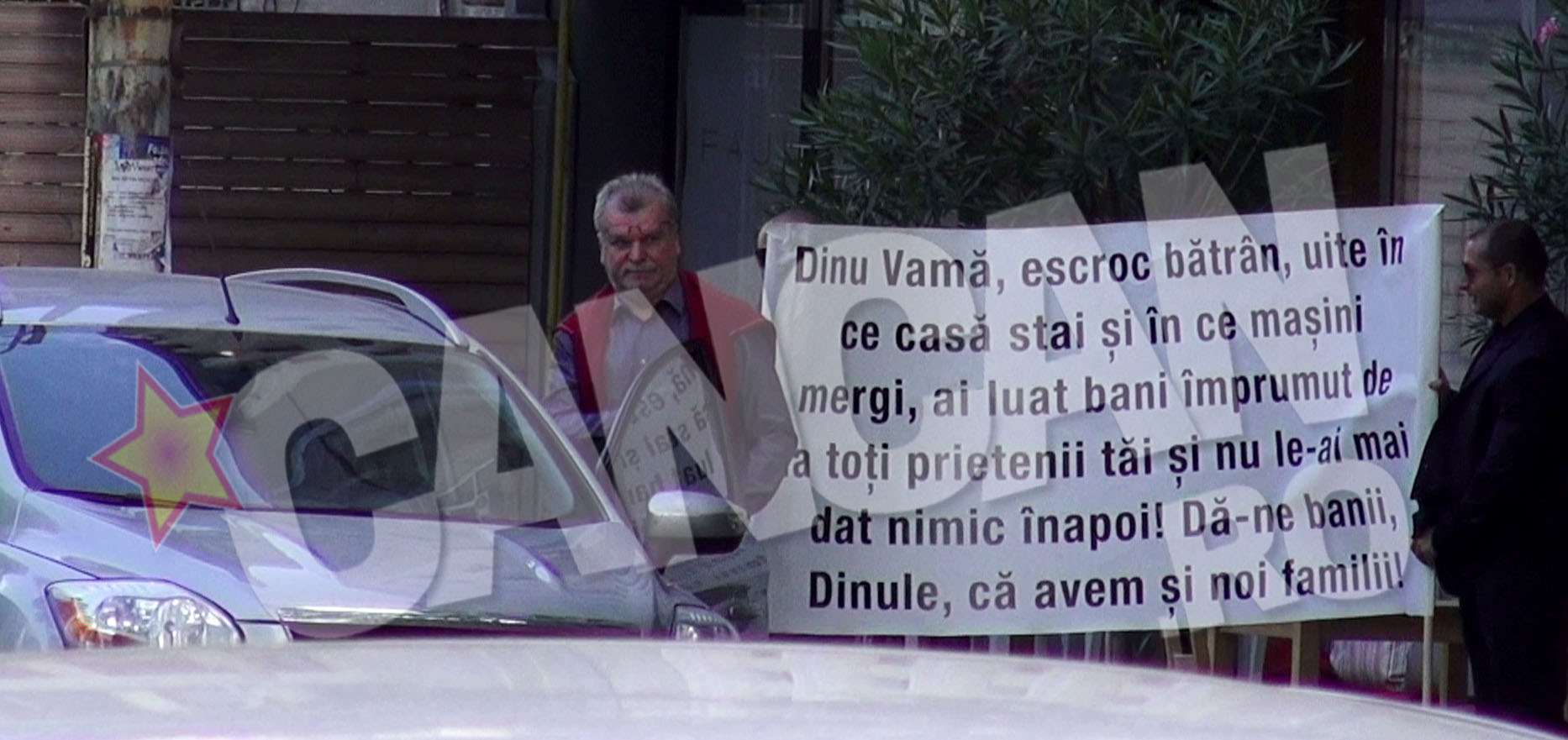 De aceasta data, lui Vama nu i se mai pare amuzant. iese nervos din cafenea, se urca in masina si demareaza in tromba