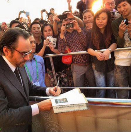 Bobby Paunescu lucreaza la o coproductie romano-chineza care urmeaza sa fie lansata p piata peste cateva luni.