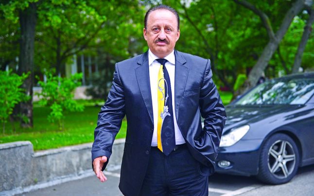 Unul dintre actionarii echipei din Giulesti, Nicolae Cristescu, a recunoscut public ca este interesat sa gaseasca un alt investitor pentru a-i sustine financiar pe 