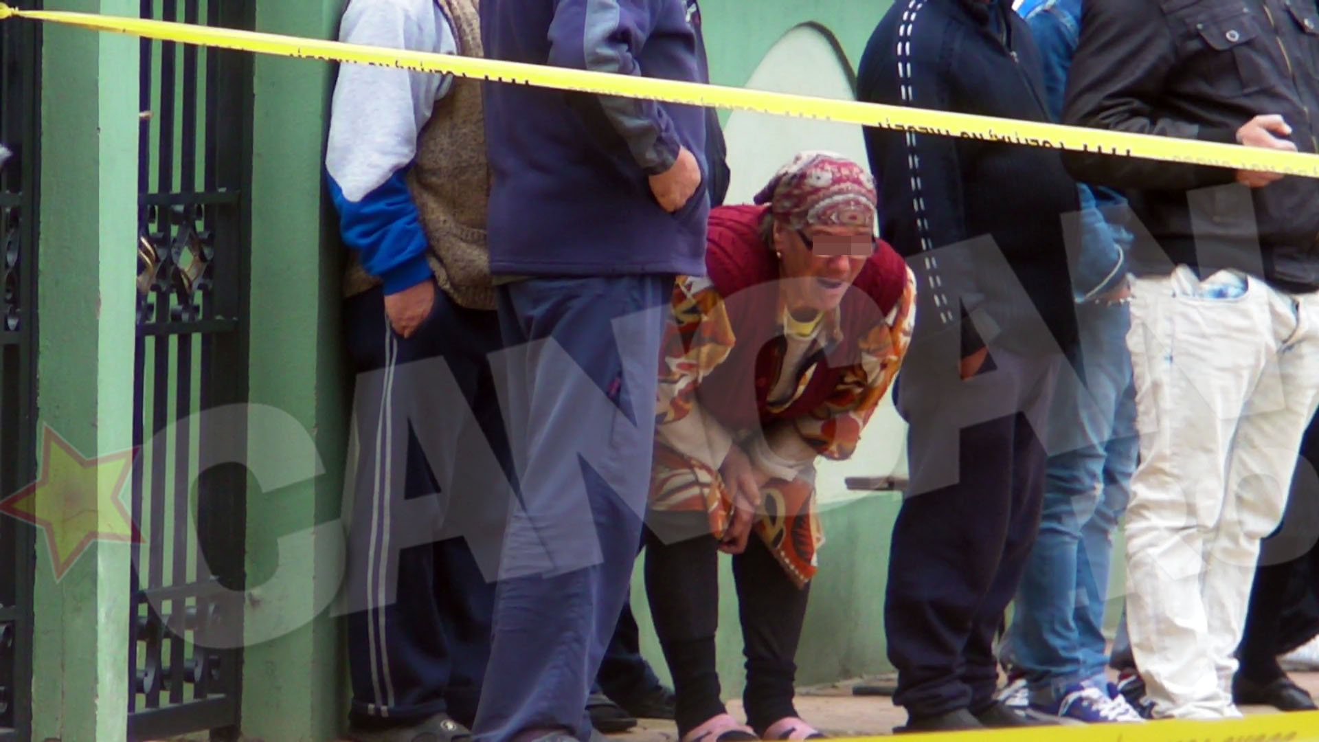 Barbatul a fost ucis sub privirile ingrozite ale mamei lui