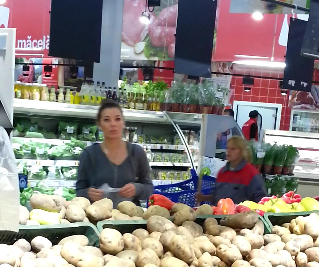 Gina Pistol isi face singura piata