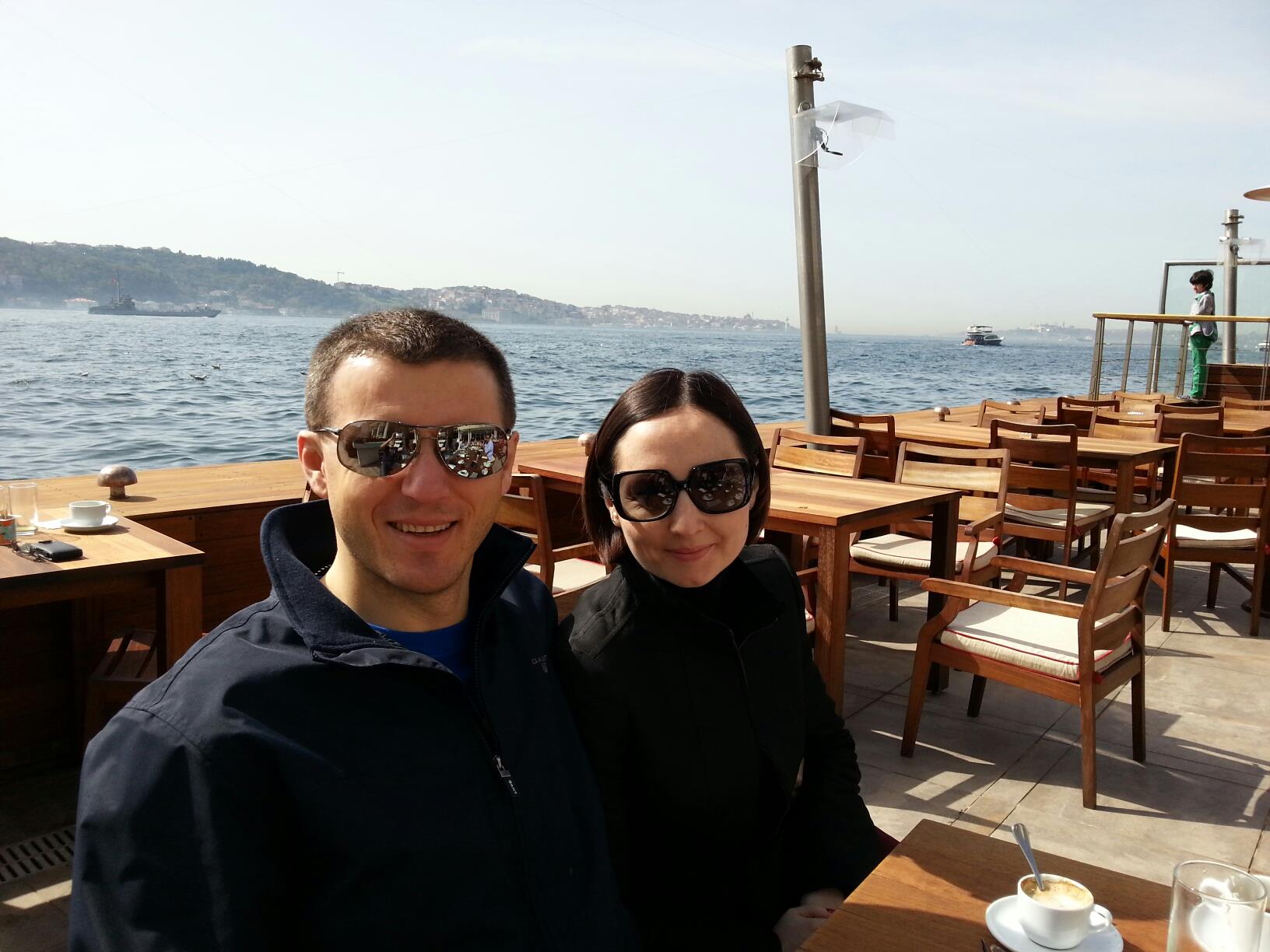 Dragos Tanase isi imparte timpul liber intre sotia lui si... sport!