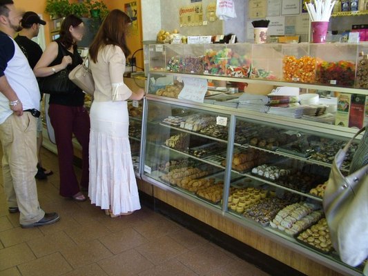 De Sarbatori cozile se intind pe zici de metri