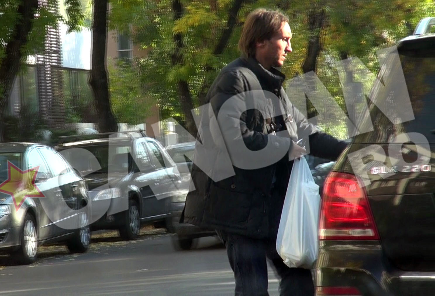 A fugit acasa de la market