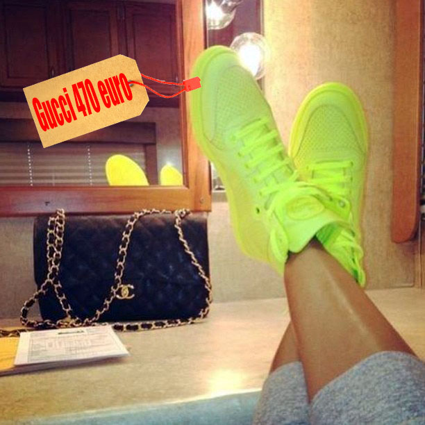 Fiica lui Salam incearca sa iasa in evidenta inclusiv la capitolul incaltaminte