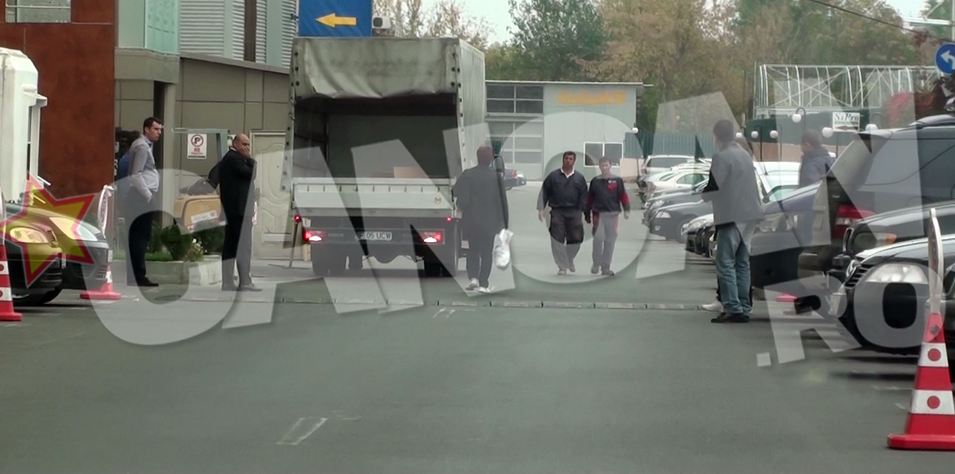 Oamenii legii au coborat si au intrat in hotel pentru a-l lua la audieri pe Salam