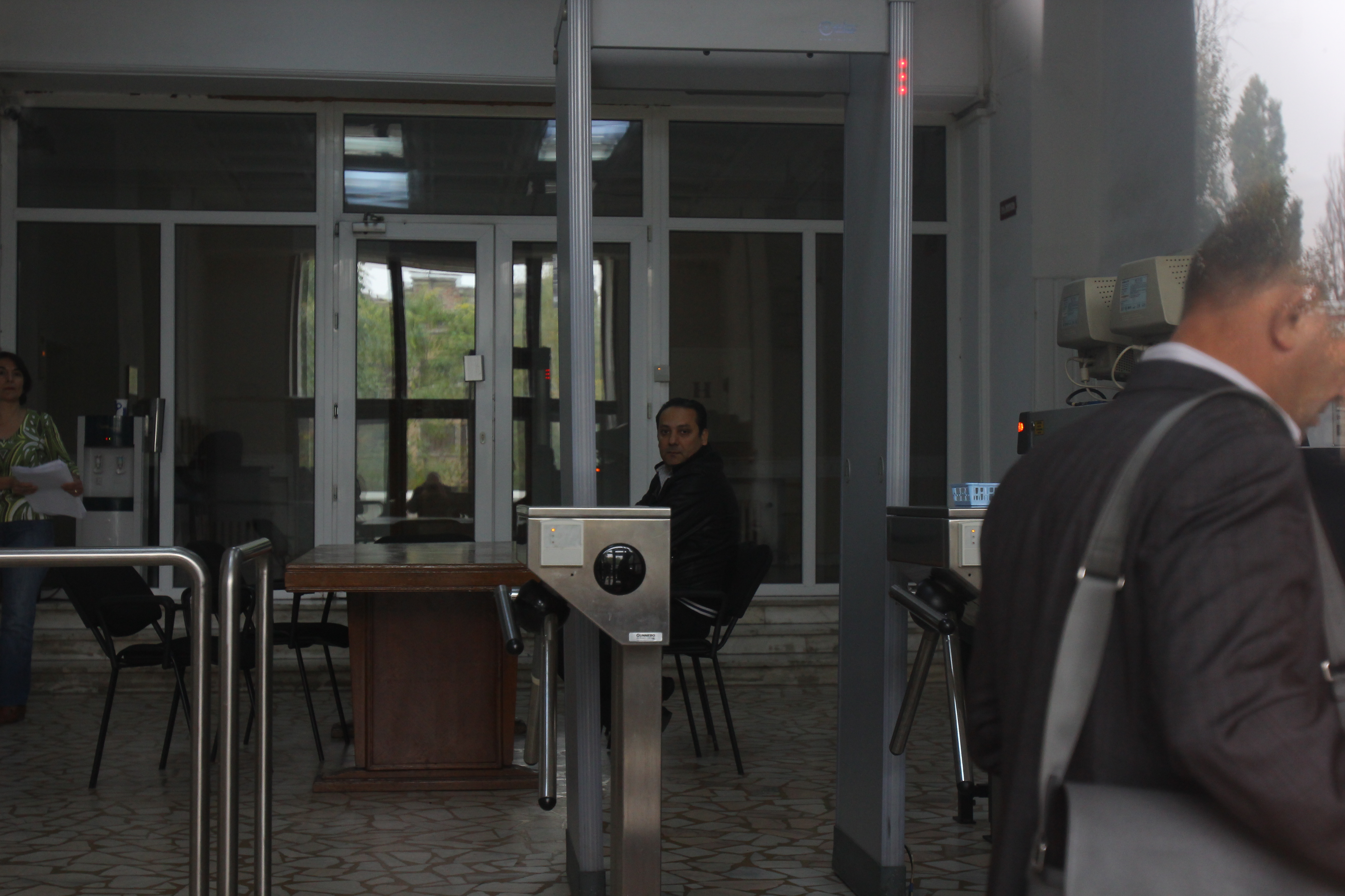 Componentii trupei lui Salam au facut coada la audieri