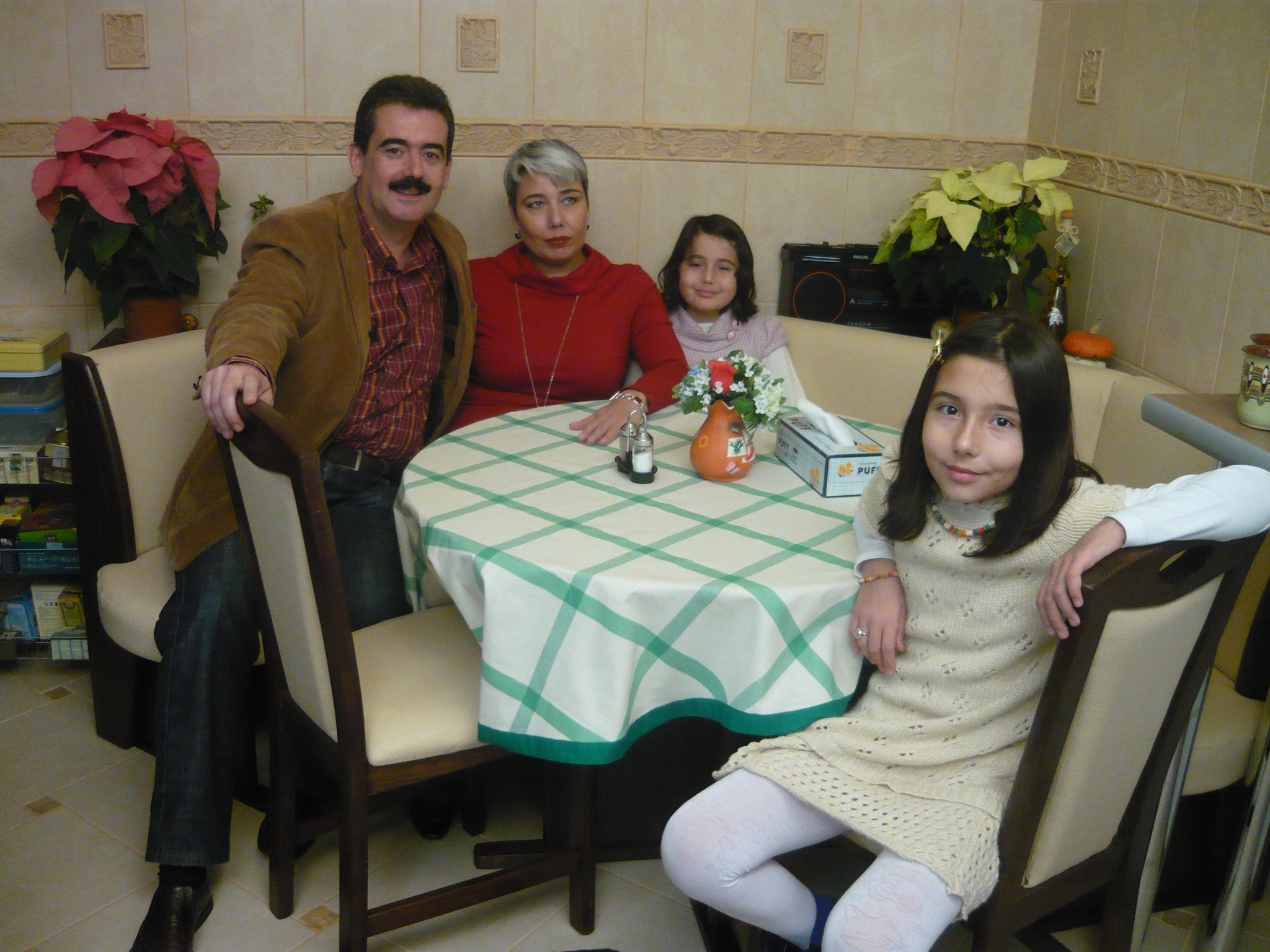 Impreuna cu sotia si fetitele sale